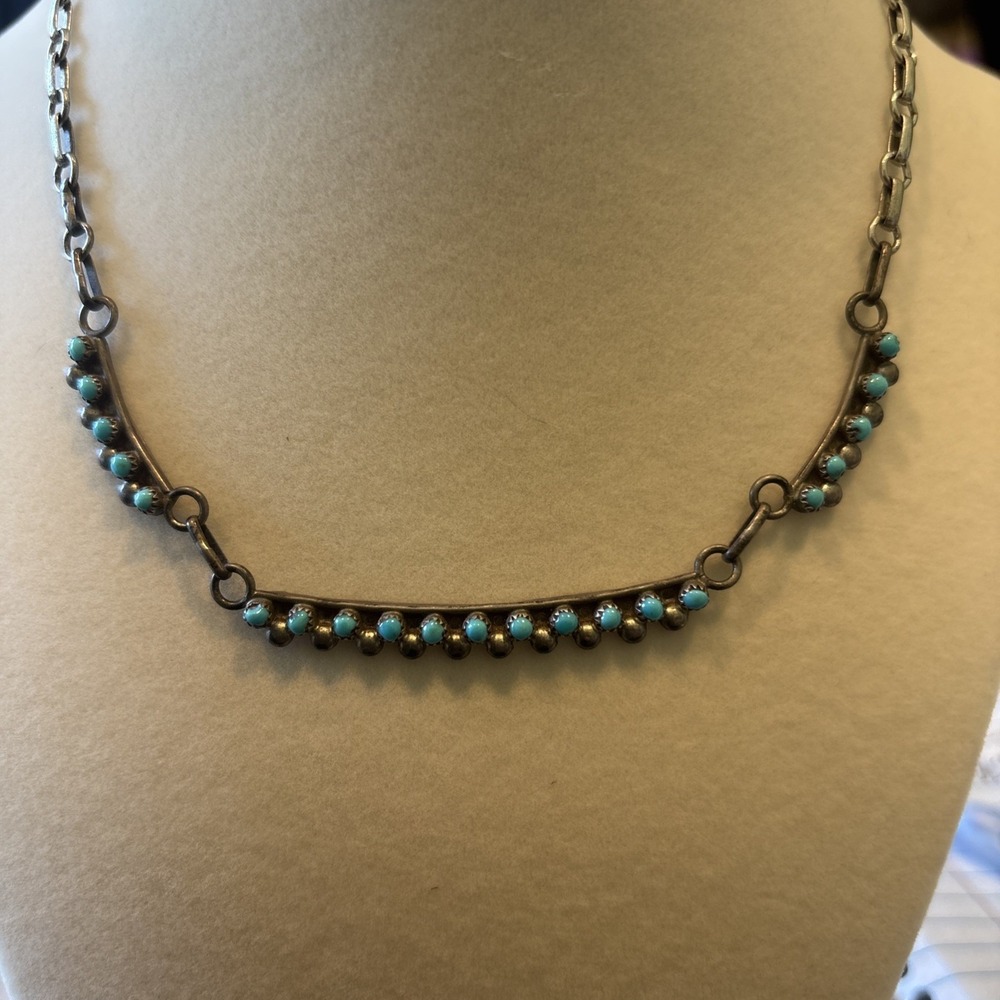 Vintage Native America Zuni Petite Point Sterling Silver Turquoise Necklace